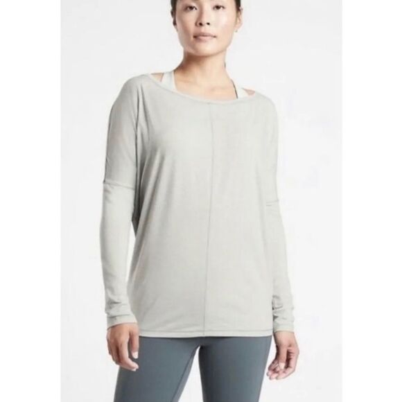 Athleta Essence Flow Long Sleeve Tee in Sage Size XS - Picture 1 of 8